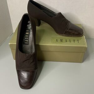 Amalfi Italy size 7.5 B Vintage Dark Brown Square Toe Kitten Heel.